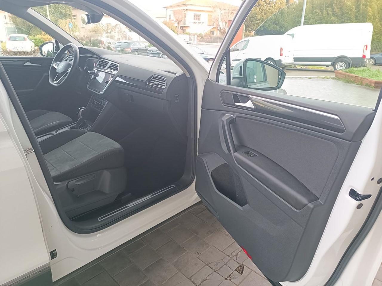 VOLKSWAGEN Tiguan 2.0 TDI 150 CV SCR DSG Elegance - 14