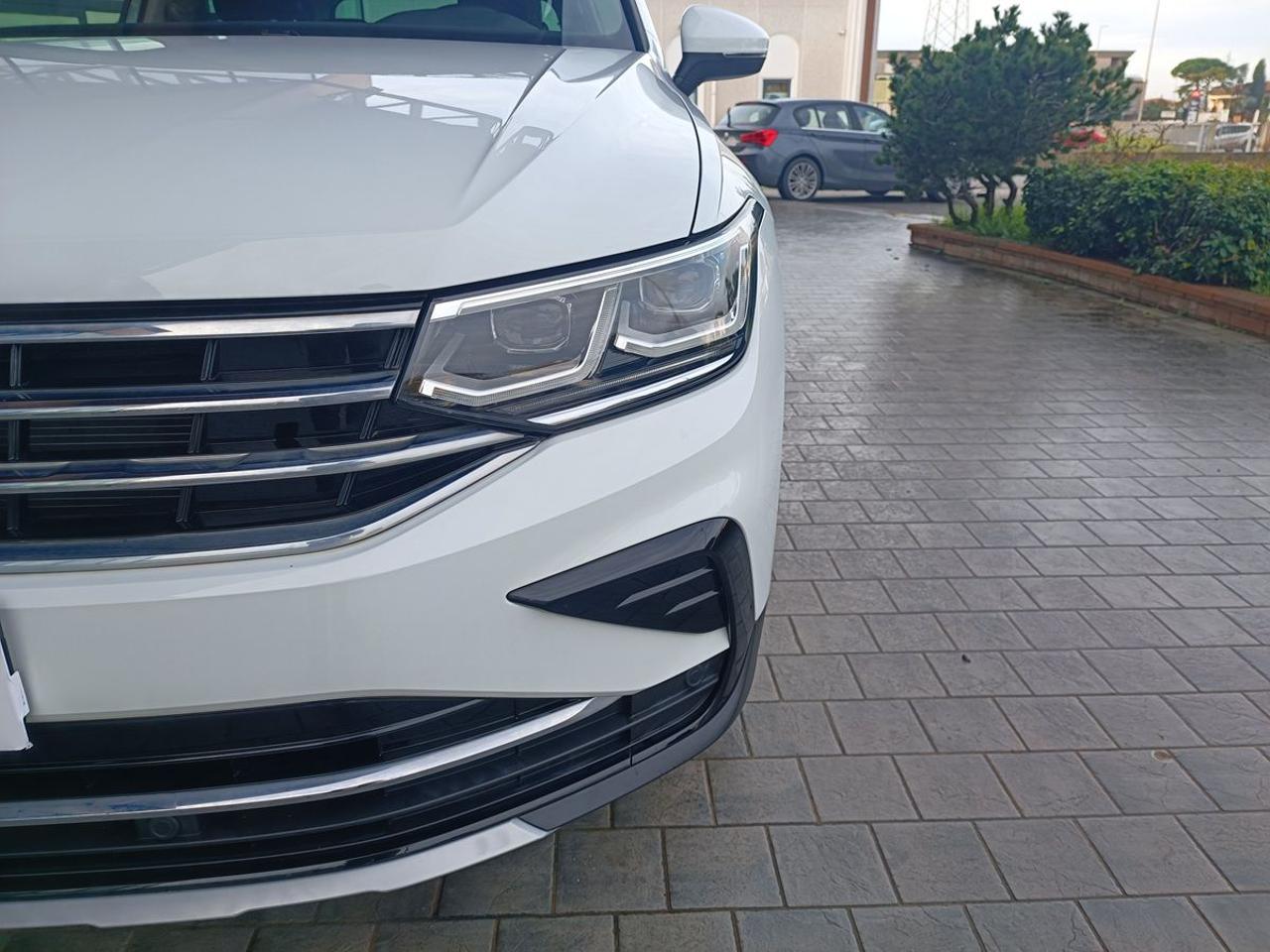 VOLKSWAGEN Tiguan 2.0 TDI 150 CV SCR DSG Elegance - 17
