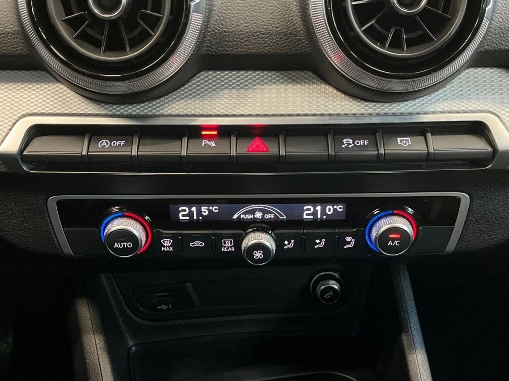 AUDI Q2 30 TDI S-Line S tronic Identity Black - 14