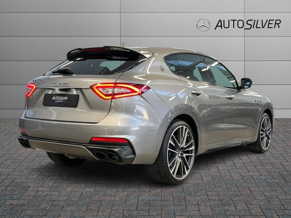 MASERATI Levante V8 580 CV AWD Trofeo Pacchetto Carbonio - 2