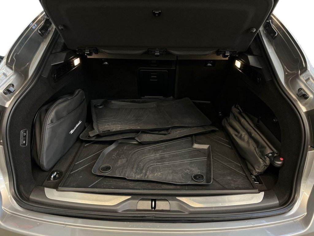 MASERATI Levante V8 580 CV AWD Trofeo Pacchetto Carbonio - 13