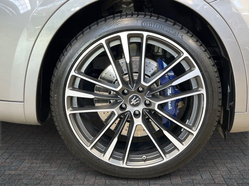 MASERATI Levante V8 580 CV AWD Trofeo Pacchetto Carbonio - 7