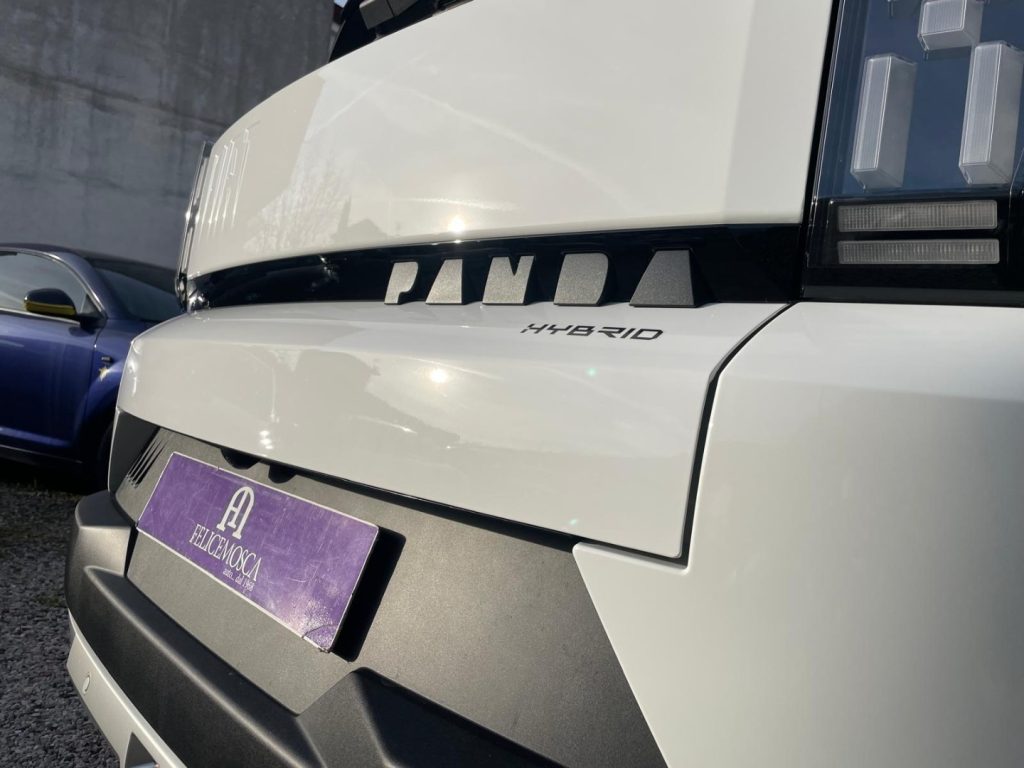 FIAT Grande Panda 1.2 Hybrid 110 CV S&S La Prima - 10