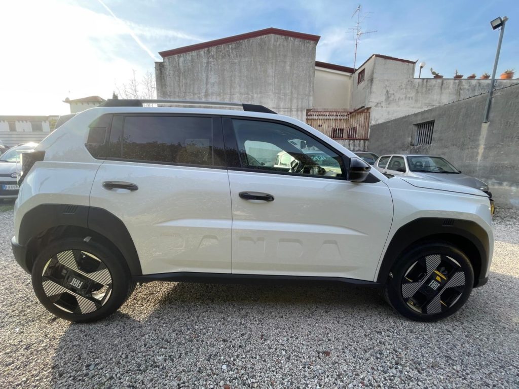 FIAT Grande Panda 1.2 Hybrid 110 CV S&S La Prima - 2