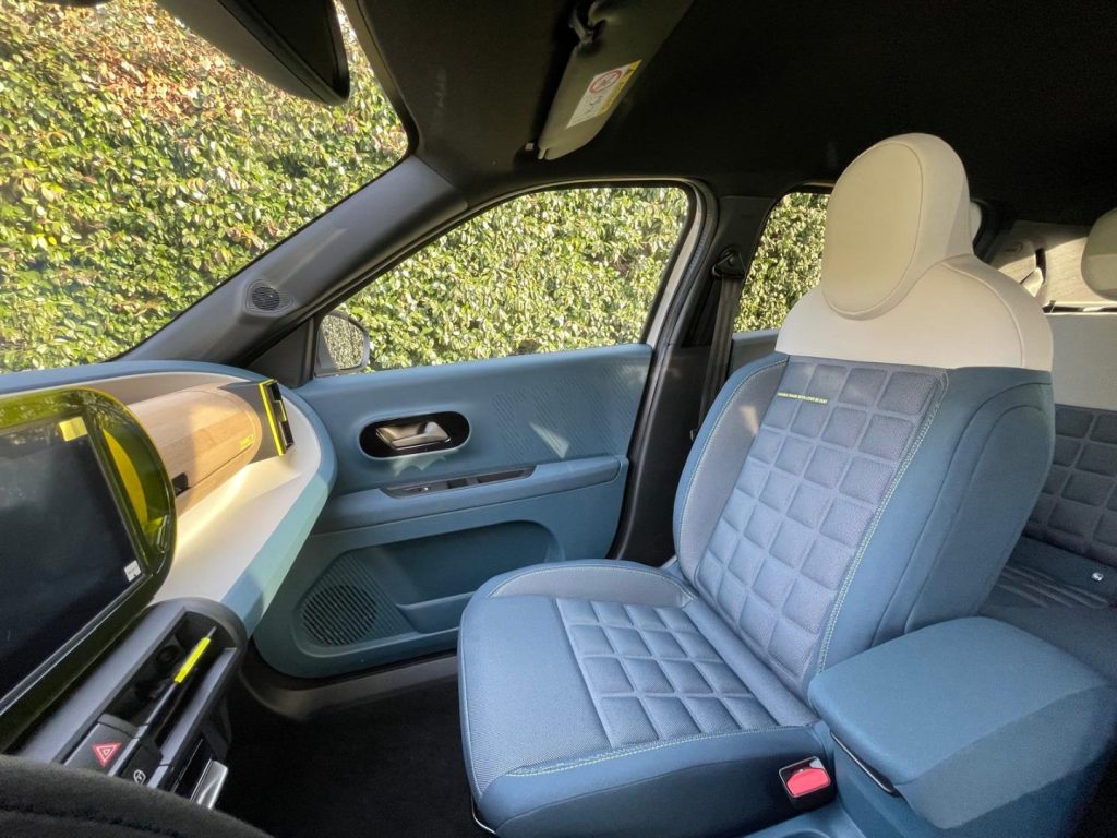 FIAT Grande Panda 1.2 Hybrid 110 CV S&S La Prima - 19