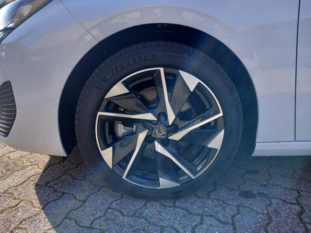 PEUGEOT 308 BlueHDi 130 S&S EAT8 Allure+P. VISION 360°+DR. ASS - 8