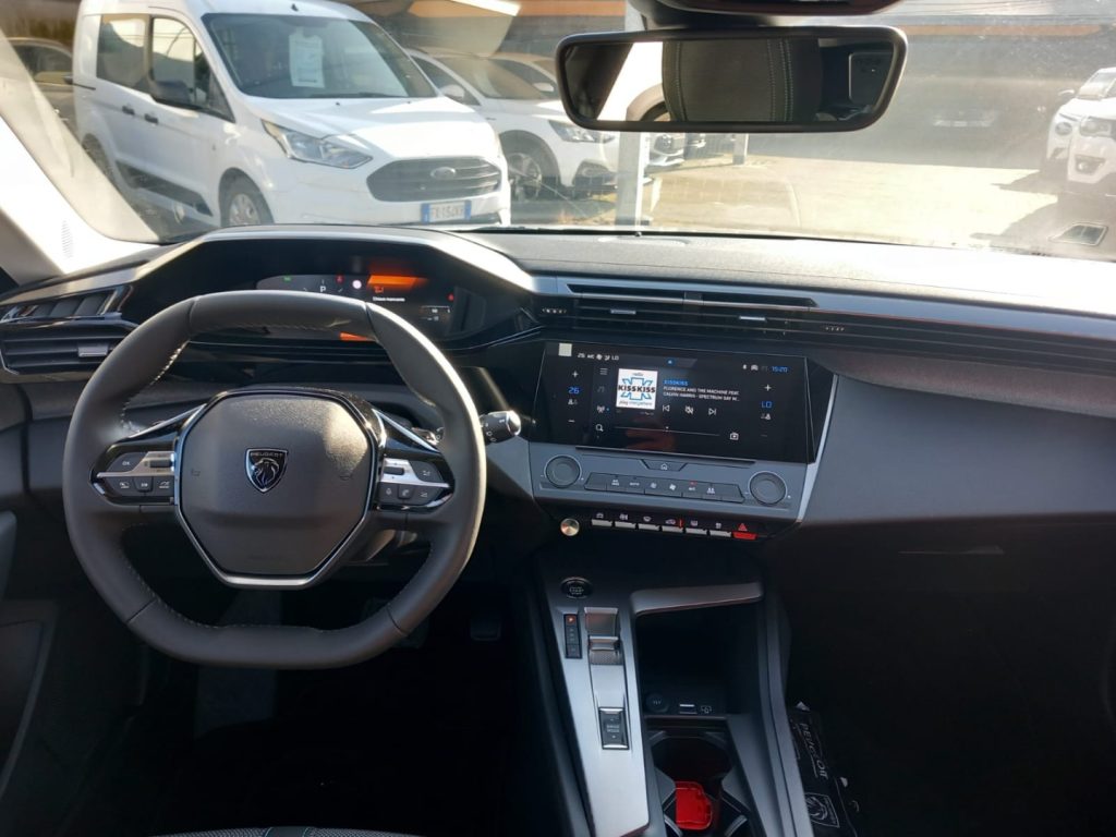 PEUGEOT 308 BlueHDi 130 S&S EAT8 Allure+P. VISION 360°+DR. ASS - 18