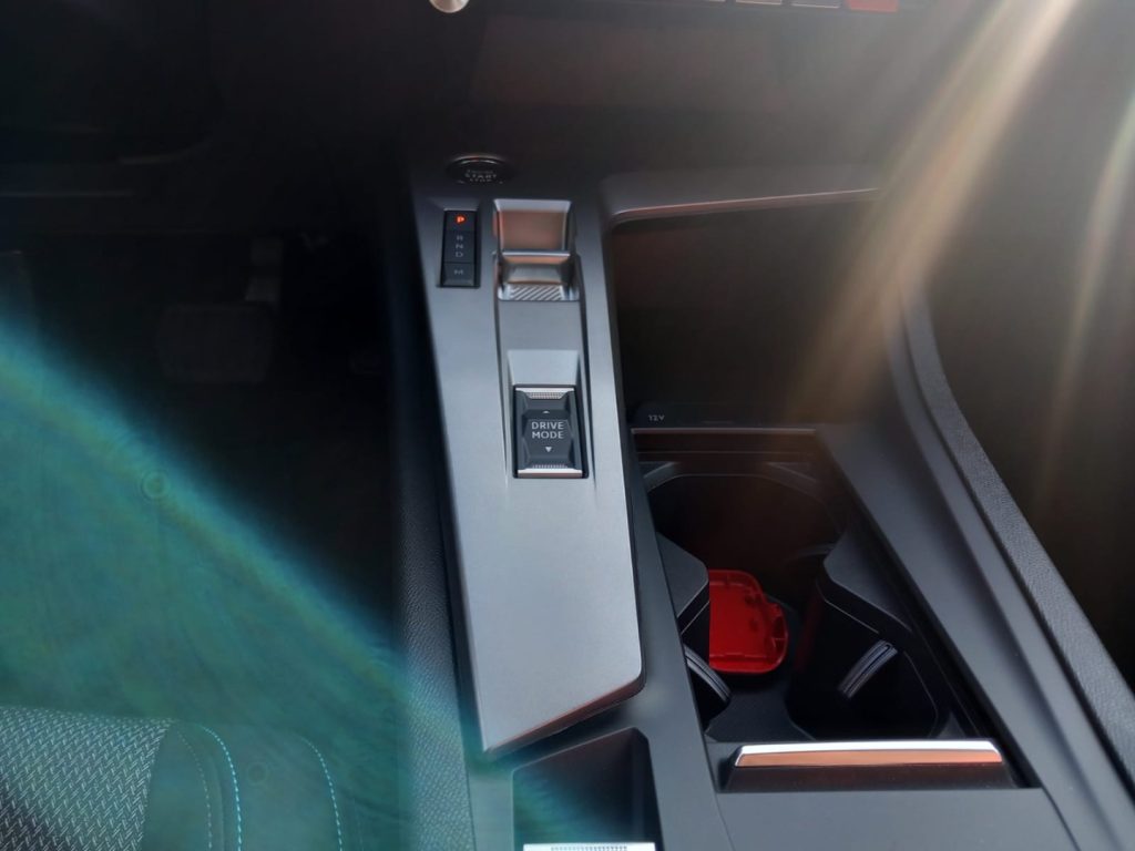 PEUGEOT 308 BlueHDi 130 S&S EAT8 Allure+P. VISION 360°+DR. ASS - 21