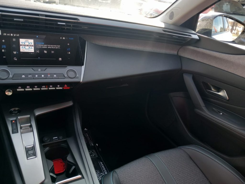 PEUGEOT 308 BlueHDi 130 S&S EAT8 Allure+P. VISION 360°+DR. ASS - 23