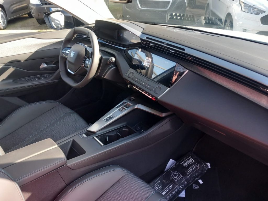 PEUGEOT 308 BlueHDi 130 S&S EAT8 Allure+P. VISION 360°+DR. ASS - 17