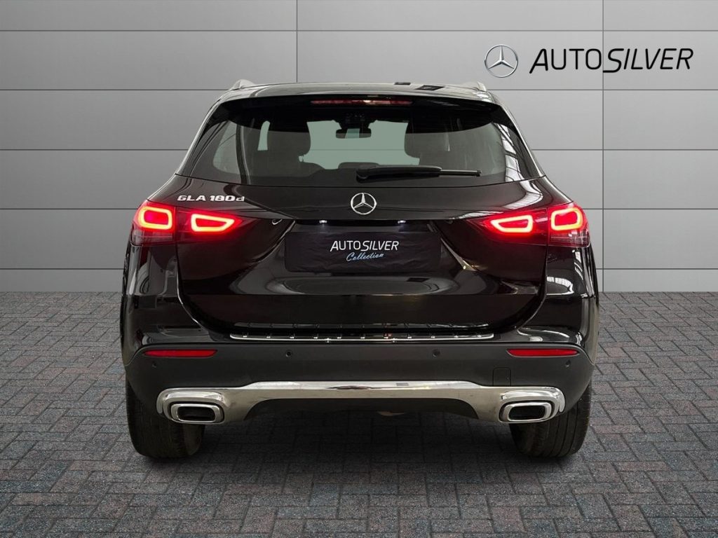 MERCEDES-BENZ GLA 180 d Automatic Sport Plus - 4