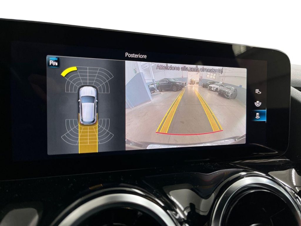 MERCEDES-BENZ GLA 180 d Automatic Sport Plus - 12