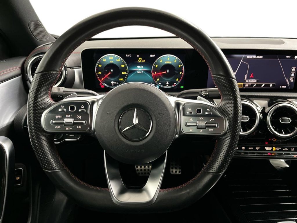 MERCEDES-BENZ CLA 200 Automatic Premium - 11