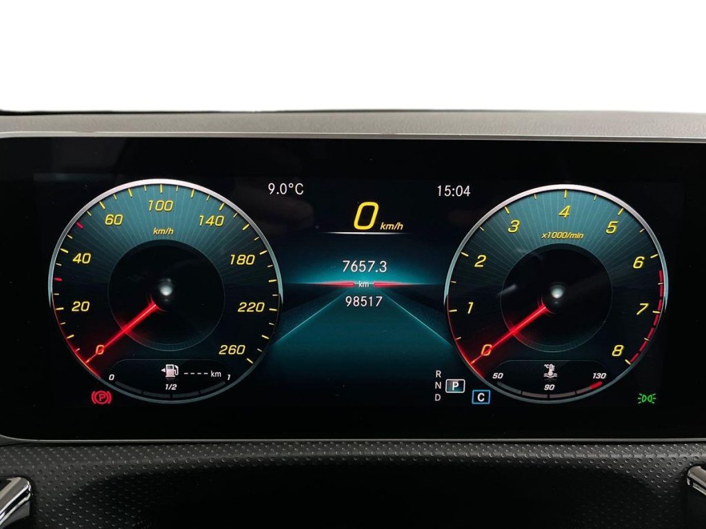 MERCEDES-BENZ CLA 200 Automatic Premium - 8