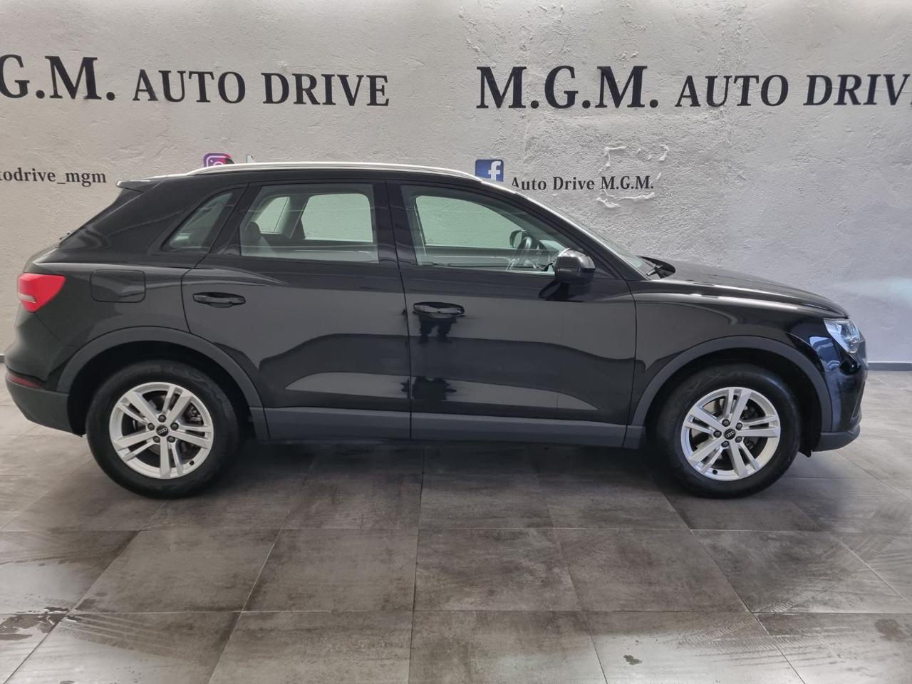 AUDI Q3 35 TFSI S tronic Business - 3