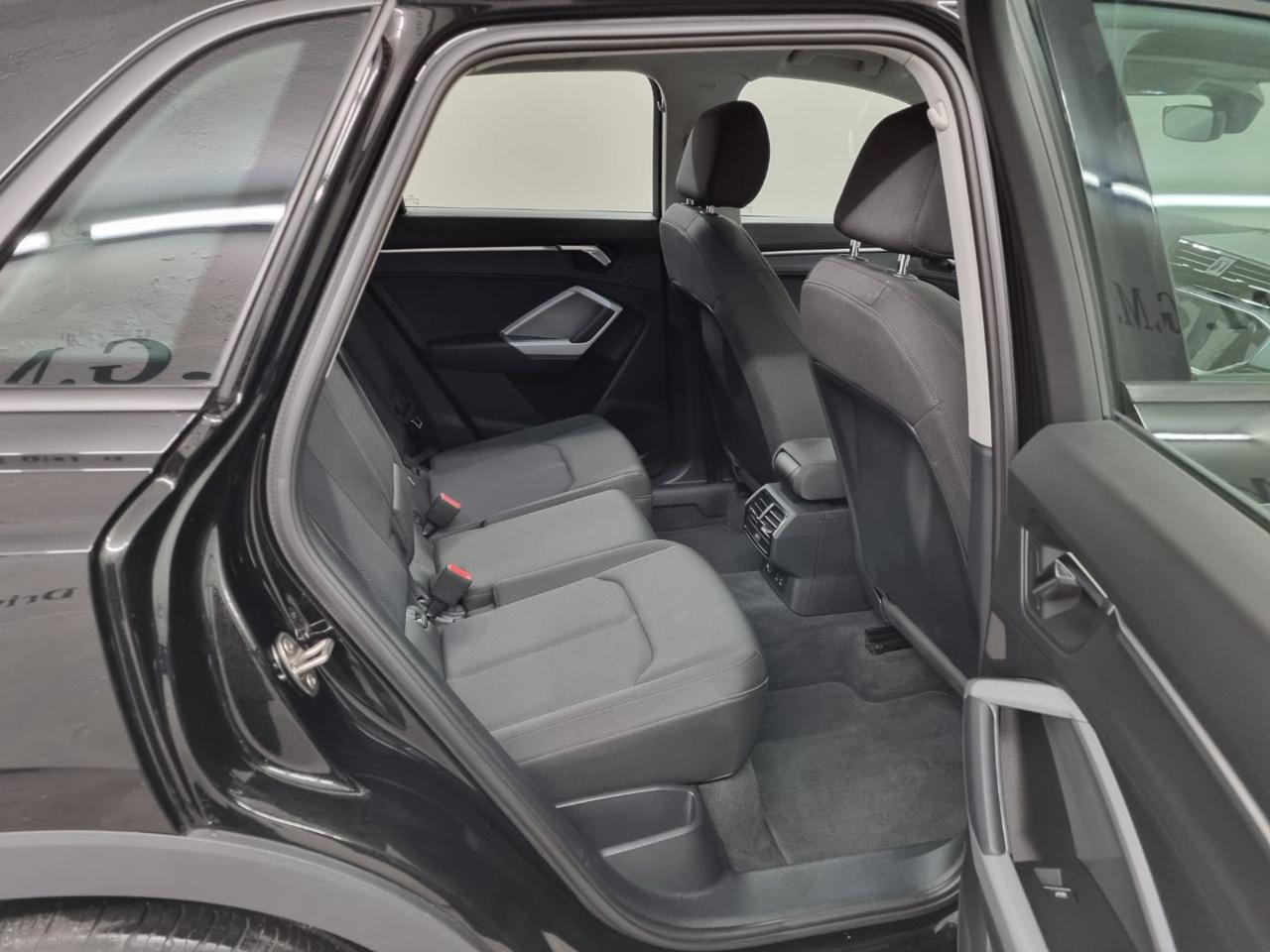 AUDI Q3 35 TFSI S tronic Business - 20