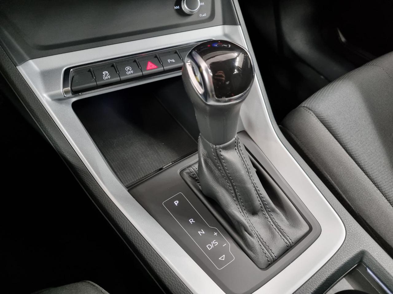 AUDI Q3 35 TFSI S tronic Business - 14