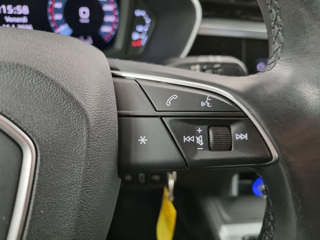 AUDI Q3 35 TFSI S tronic Business - 25