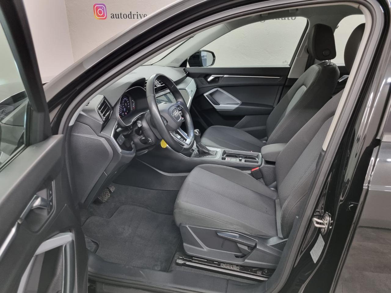 AUDI Q3 35 TFSI S tronic Business - 8