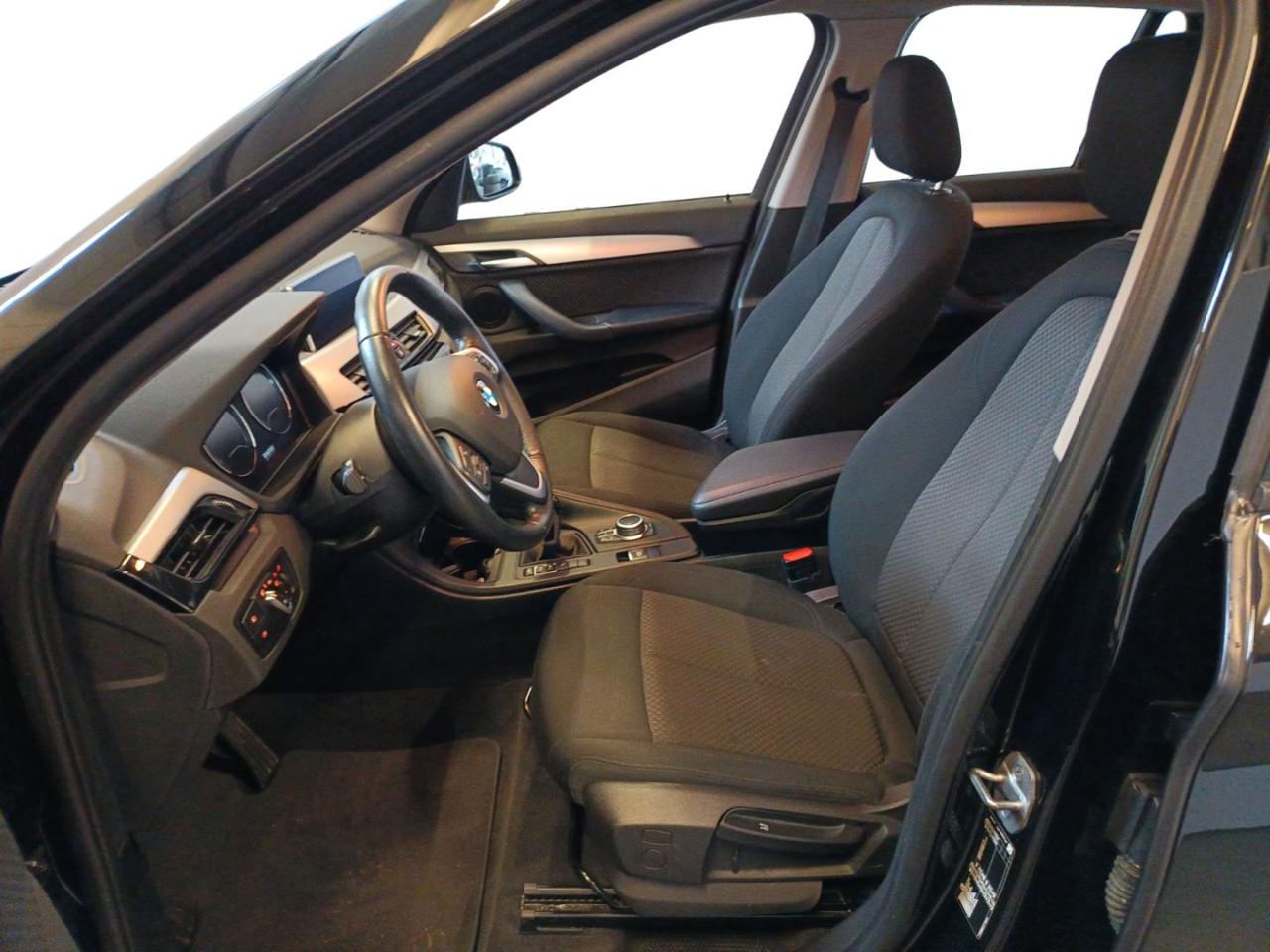 BMW X1 sDrive18d Business Advantage - 8