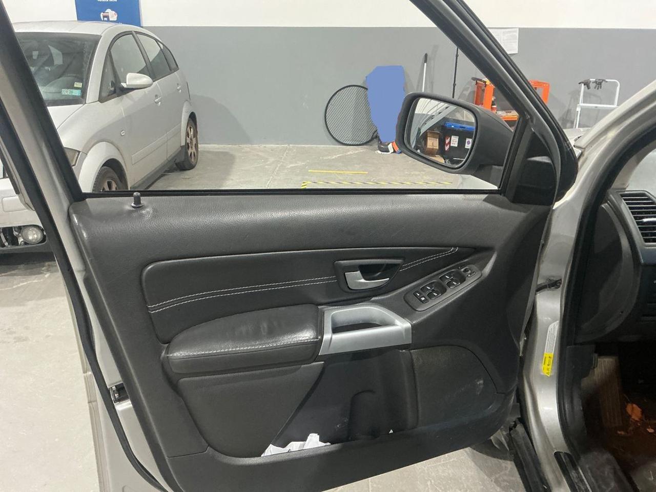 VOLVO XC90 2.4 D5 185 CV AWD - 10