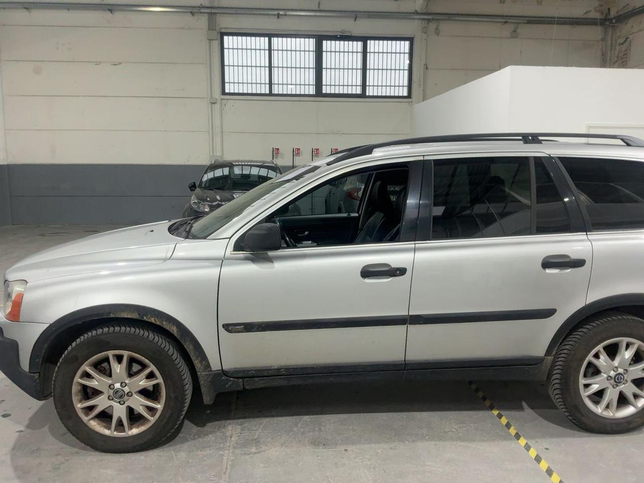 VOLVO XC90 2.4 D5 185 CV AWD - 8