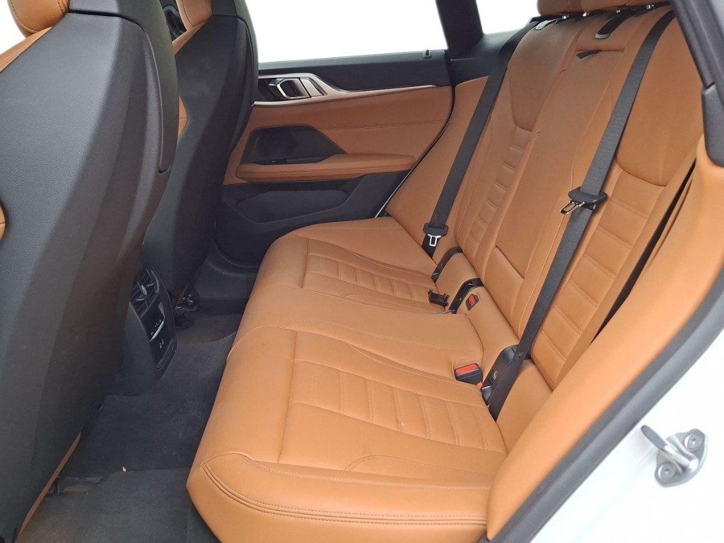 BMW i4 M50 Msport - 10