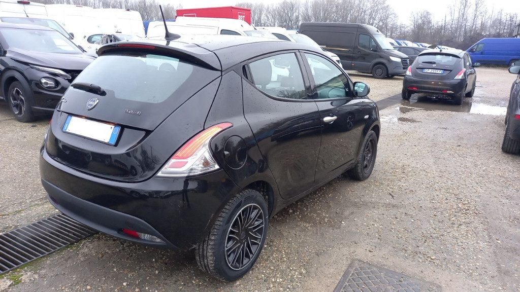 LANCIA Ypsilon 1.0 FireFly 5 porte S&S Hybrid Silver Plus - 2