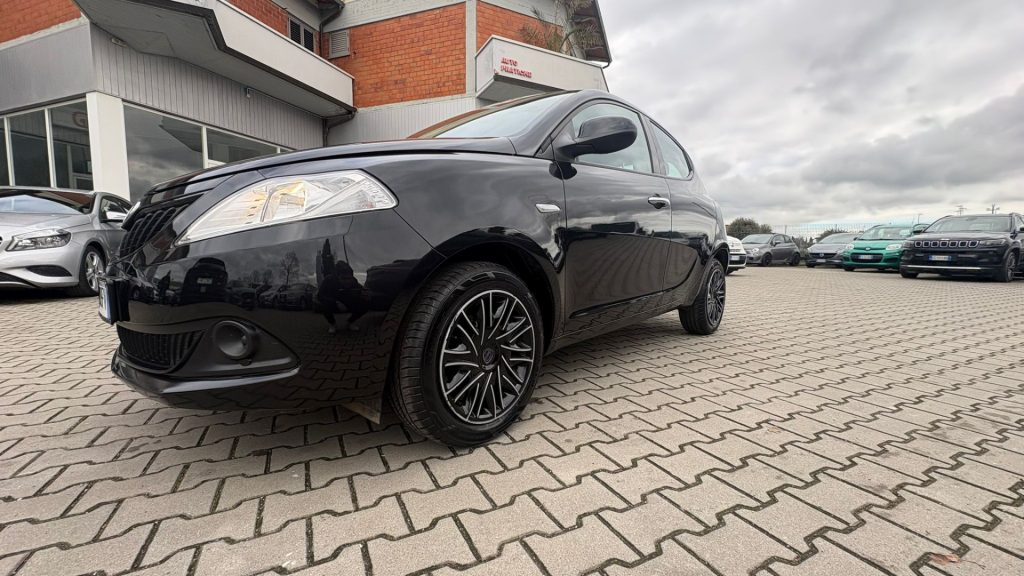 LANCIA Ypsilon 1.0 FireFly 5 porte S&S Hybrid Silver Plus - 14