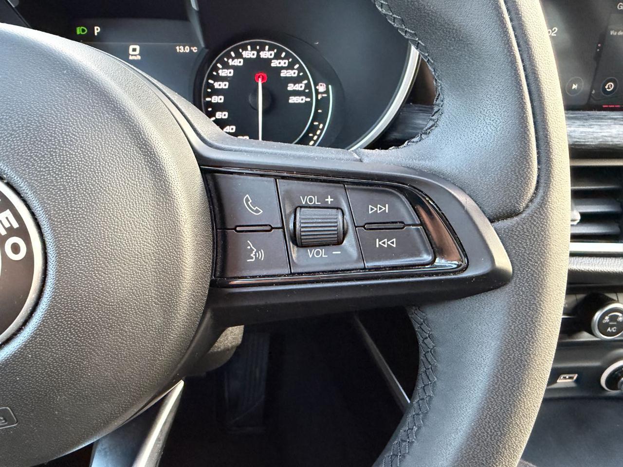 ALFA ROMEO Stelvio 2.2 TD 190 CV AT8 Q4 NAVI+R.CAM+CARPLAY+C.L.18+PDC - 27