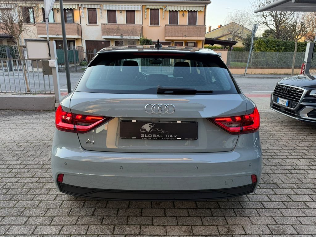 AUDI A1 SPB 25 Benzina - 6