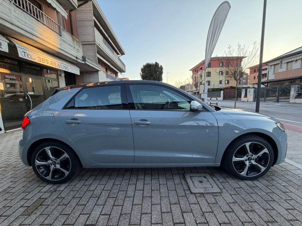 AUDI A1 SPB 25 Benzina - 4
