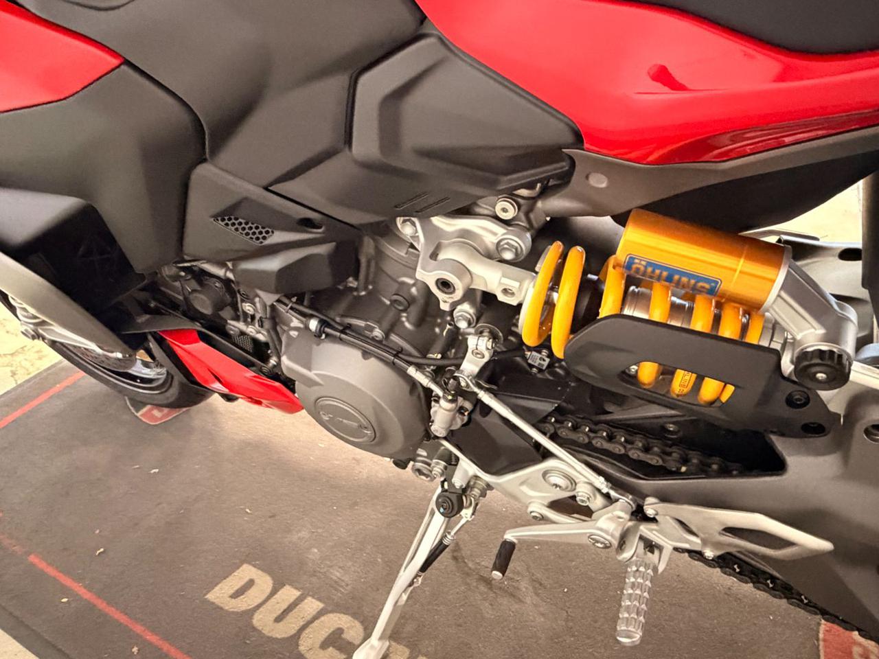 DUCATI Streetfighter V2 S MY 2025 - 9