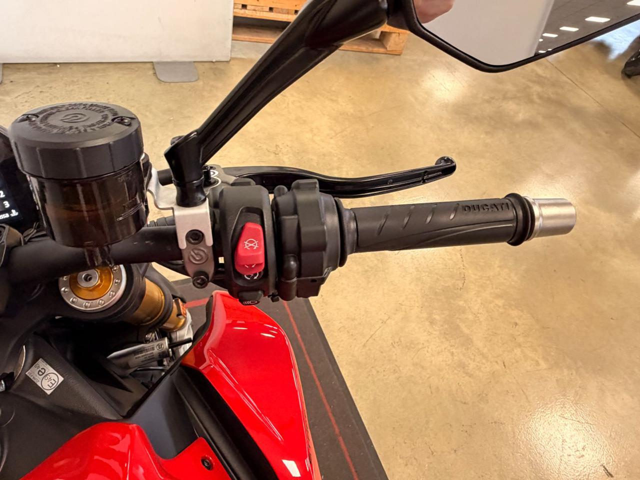 DUCATI Streetfighter V2 S MY 2025 - 12