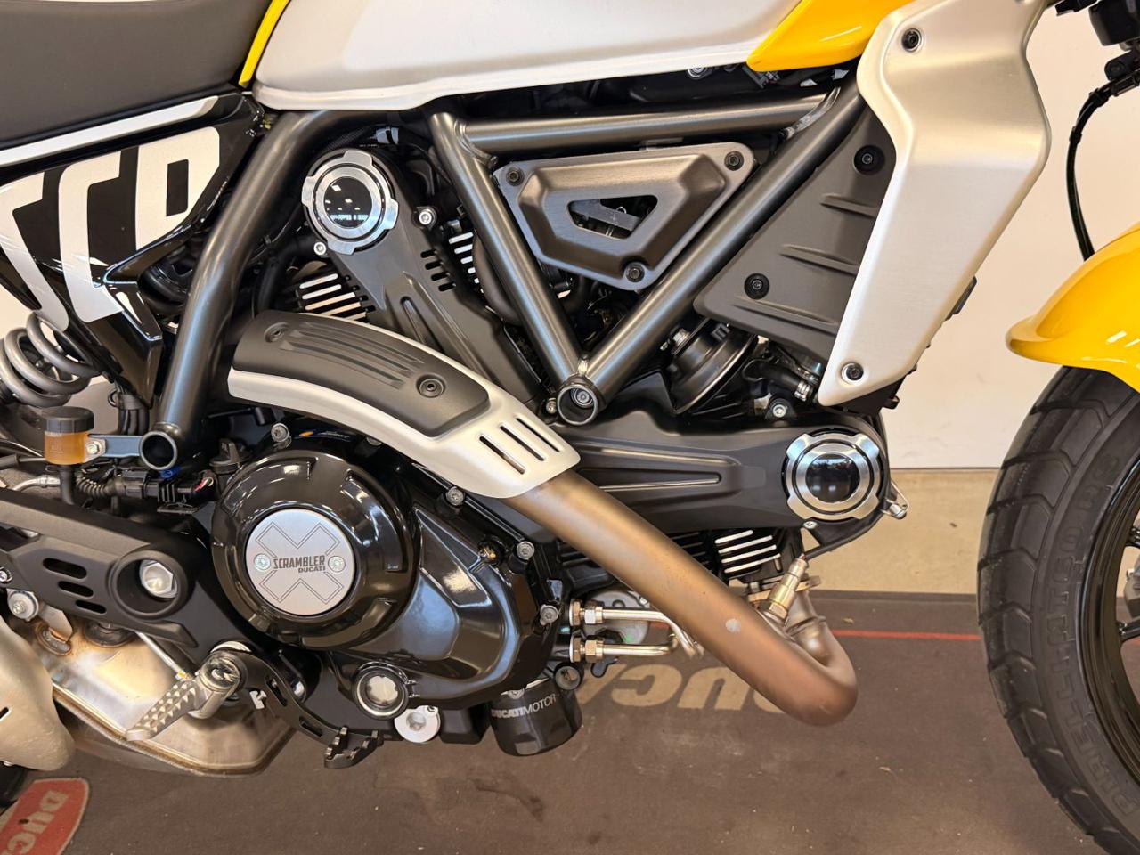 DUCATI Scrambler 800 ICON YELLOW - 5