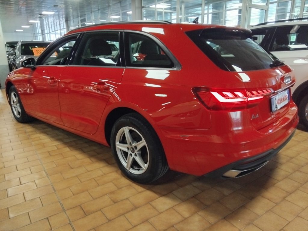 AUDI A4 Avant 30 TDI 2.0 S tronic Business MHEV - 2