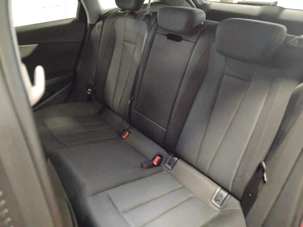 AUDI A4 Avant 30 TDI 2.0 S tronic Business MHEV - 8