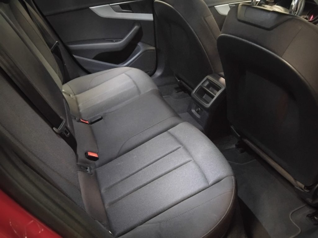 AUDI A4 Avant 30 TDI 2.0 S tronic Business MHEV - 9