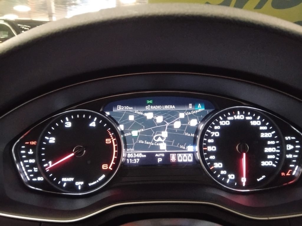 AUDI A4 Avant 30 TDI 2.0 S tronic Business MHEV - 15