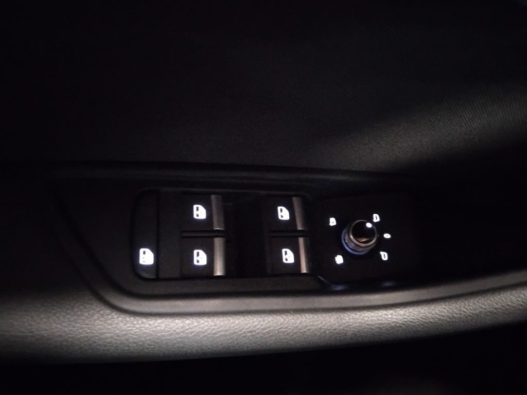 AUDI A4 Avant 30 TDI 2.0 S tronic Business MHEV - 23