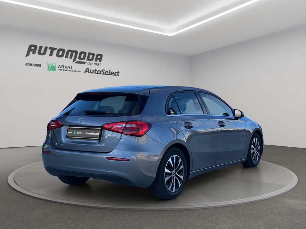 MERCEDES-BENZ A 180 180d AUTOMATIC Business - 4