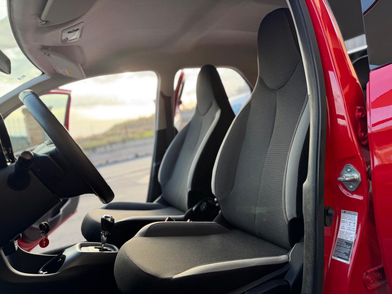 TOYOTA Aygo Connect 1.0 VVT-i 72CV 5 porte x-business plus - 12