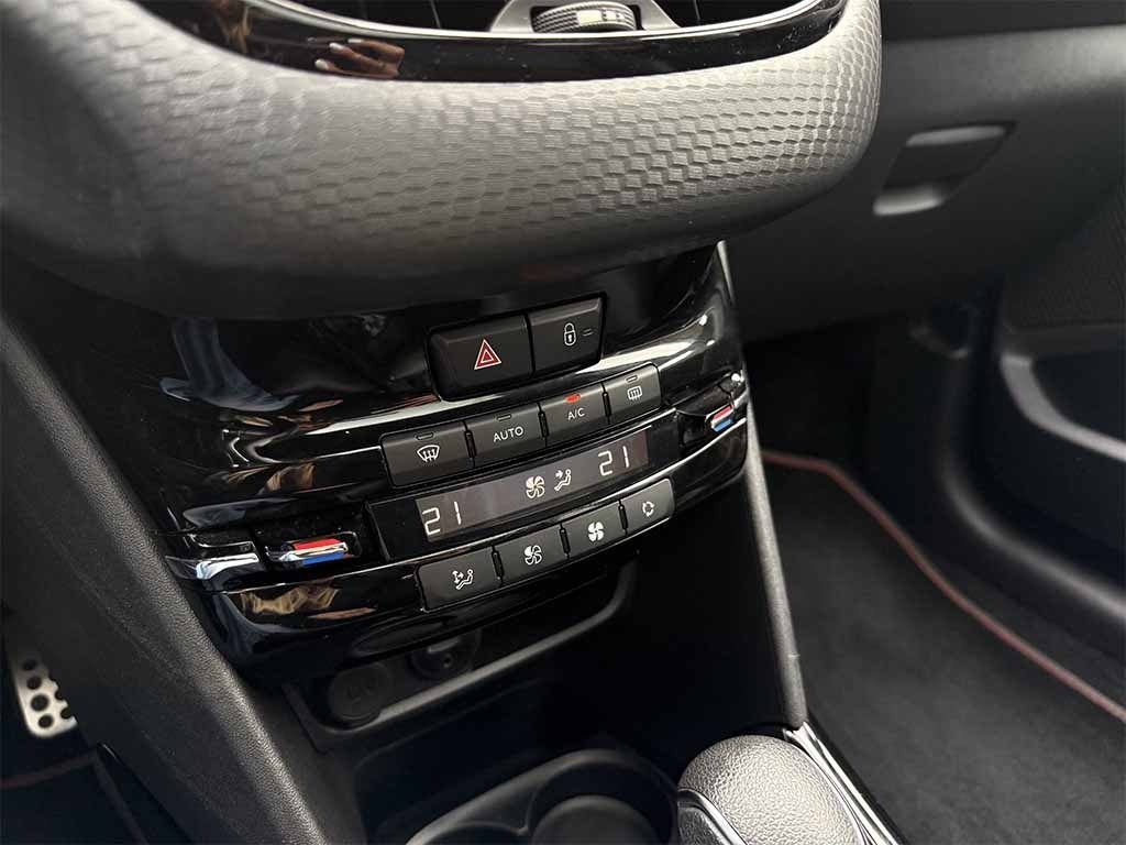 PEUGEOT 2008 1.2 puretech Gt Line AUTOMATICA TETTO PANORAMICO - 16