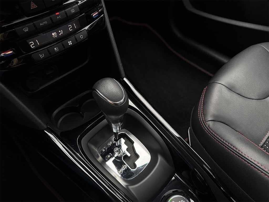 PEUGEOT 2008 1.2 puretech Gt Line AUTOMATICA TETTO PANORAMICO - 18