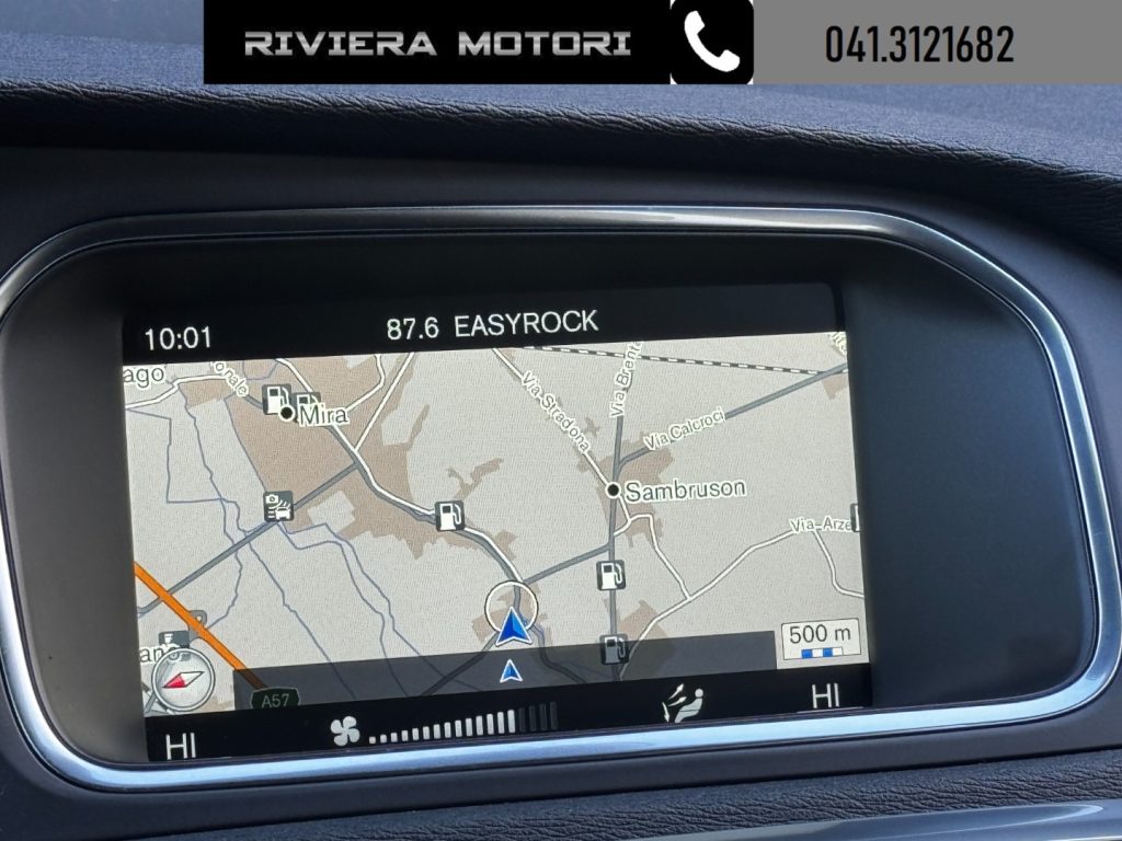 VOLVO V40 D2 R-design Momentum - 8