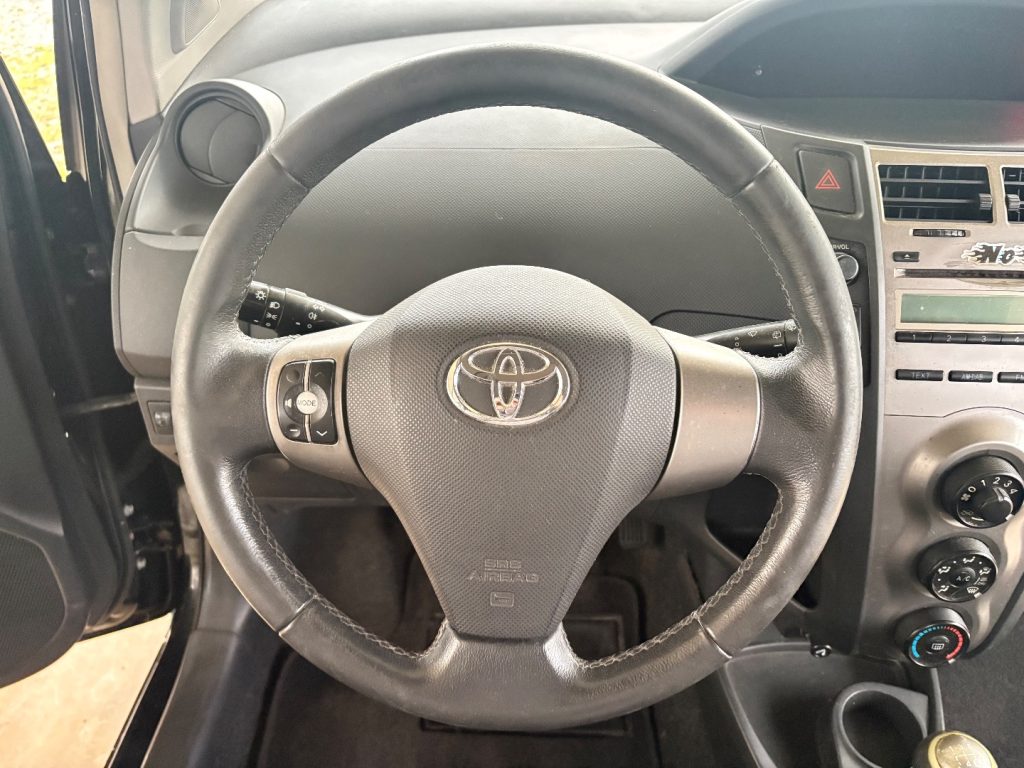 TOYOTA Yaris 1.0 5 porte OK NEIèATENTATI BòUETHOOT - 10