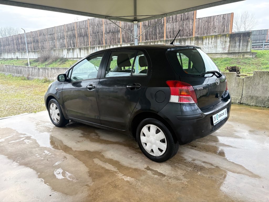 TOYOTA Yaris 1.0 5 porte OK NEIèATENTATI BòUETHOOT - 4