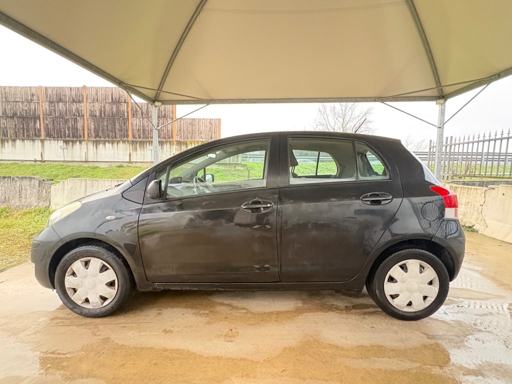 TOYOTA Yaris 1.0 5 porte OK NEIèATENTATI BòUETHOOT - 7