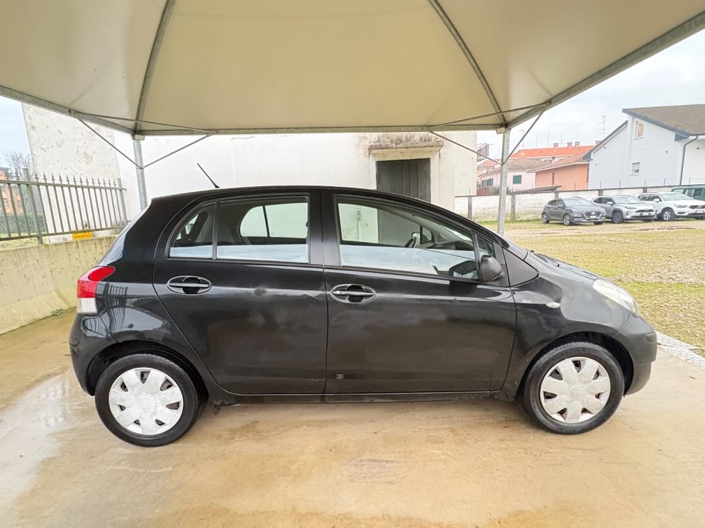 TOYOTA Yaris 1.0 5 porte OK NEIèATENTATI BòUETHOOT - 8