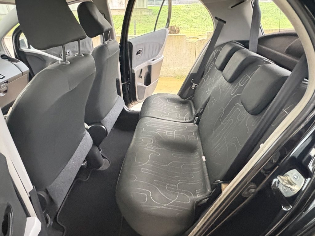 TOYOTA Yaris 1.0 5 porte OK NEIèATENTATI BòUETHOOT - 12